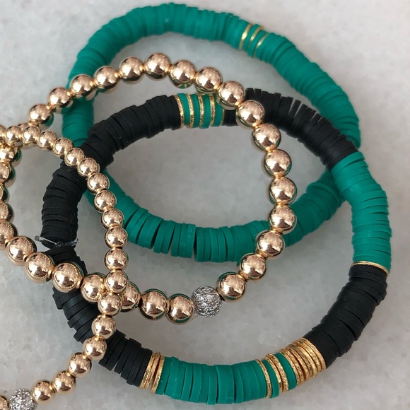 💥MOVING SALE💥 African Vinyl Heishi Bracelet Set - Picture 1 of 6